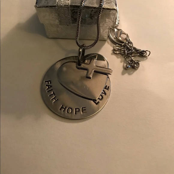 NWOT FAITH HOPE LOVE NECKLACE - Picture 2 of 2